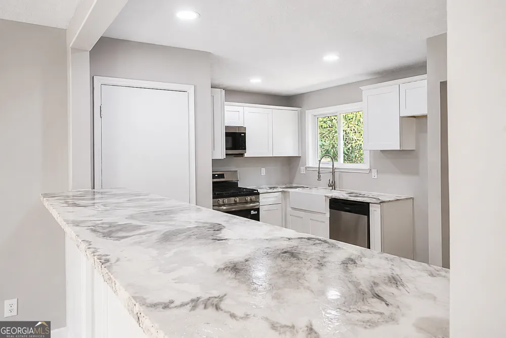 1818 Petite LN Lithonia, GA 30058