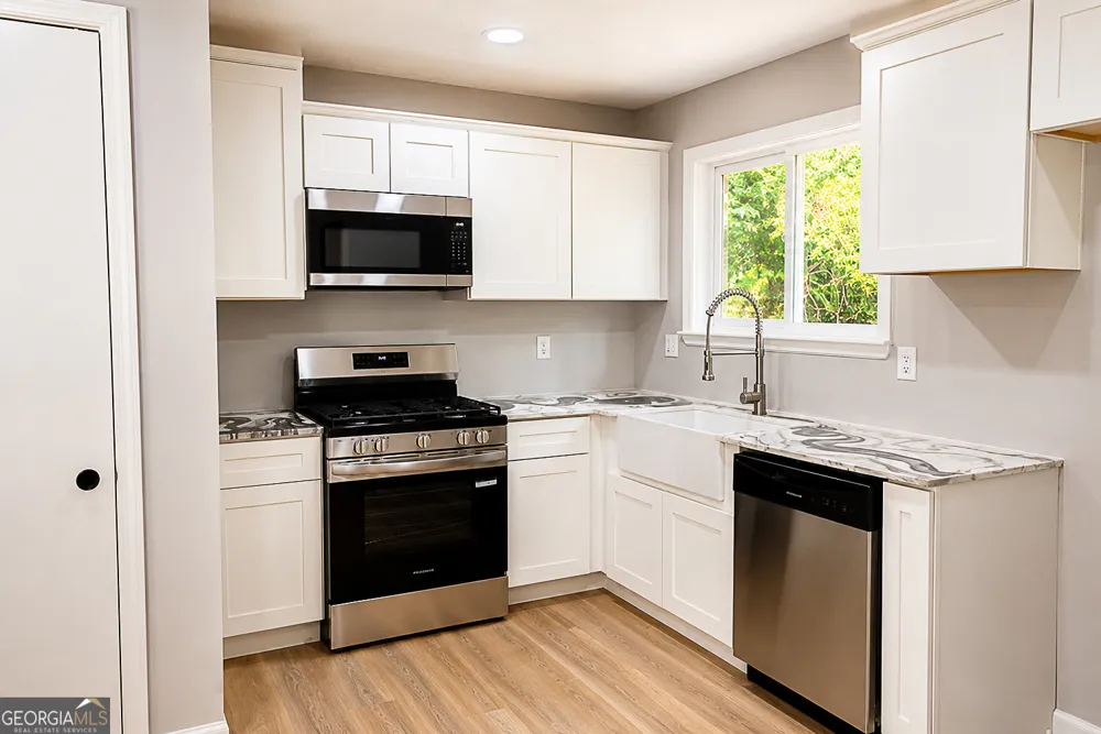 1818 Petite LN Lithonia, GA 30058