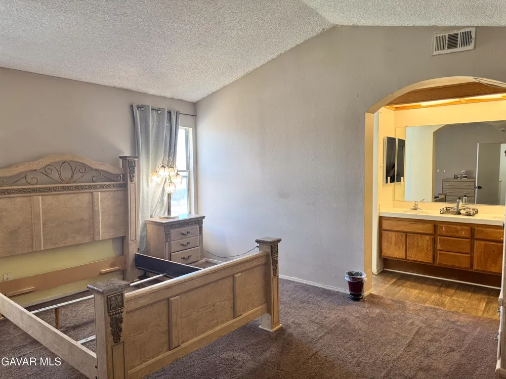 37050 Casa Grande Avenue Palmdale, CA 93550