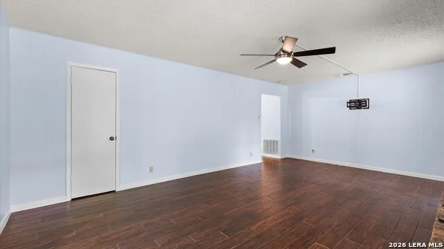 8338 DELPHIAN DR Universal City, TX 78148