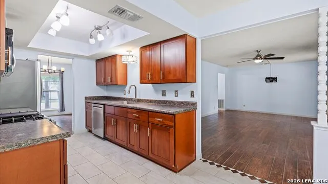8338 DELPHIAN DR Universal City, TX 78148