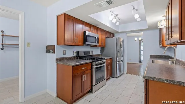 8338 DELPHIAN DR Universal City, TX 78148