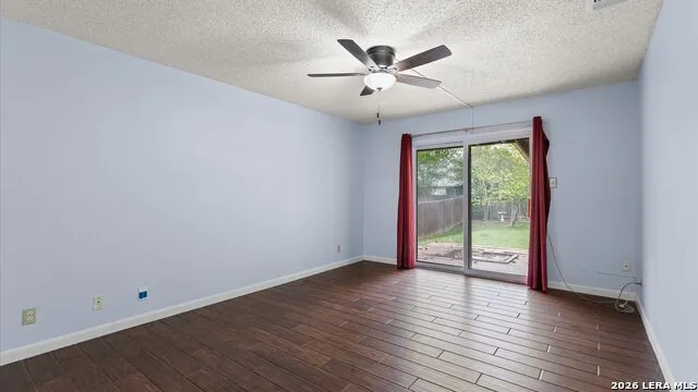 8338 DELPHIAN DR Universal City, TX 78148