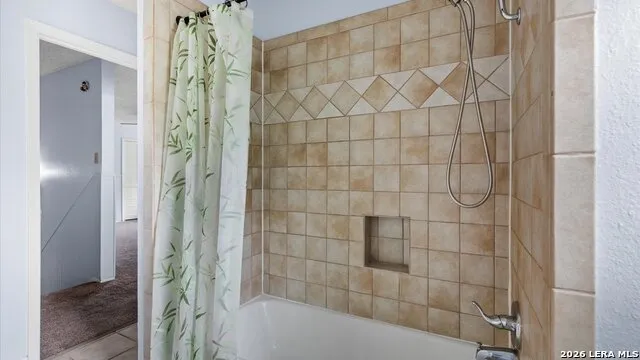 8338 DELPHIAN DR Universal City, TX 78148