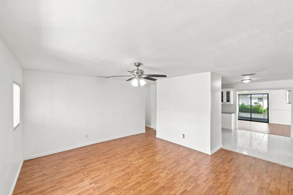 875 28TH AVENUE Vero Beach, FL 32960