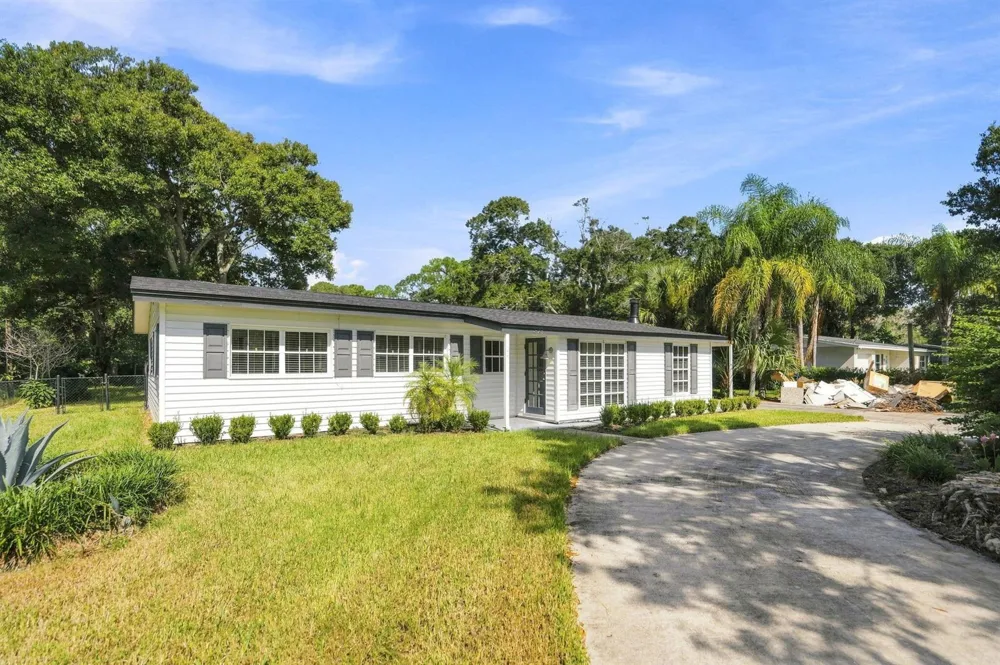 875 28TH AVENUE Vero Beach, FL 32960