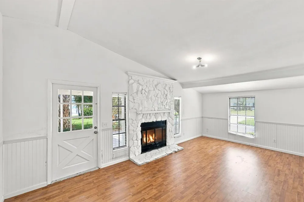 875 28TH AVENUE Vero Beach, FL 32960