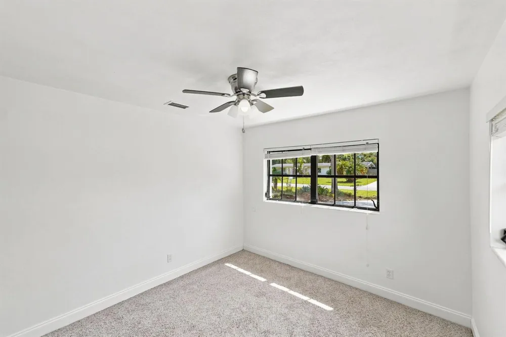 875 28TH AVENUE Vero Beach, FL 32960