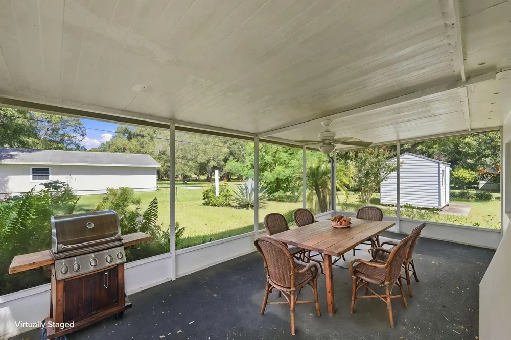 875 28TH AVENUE Vero Beach, FL 32960