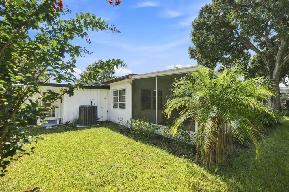 875 28TH AVENUE Vero Beach, FL 32960