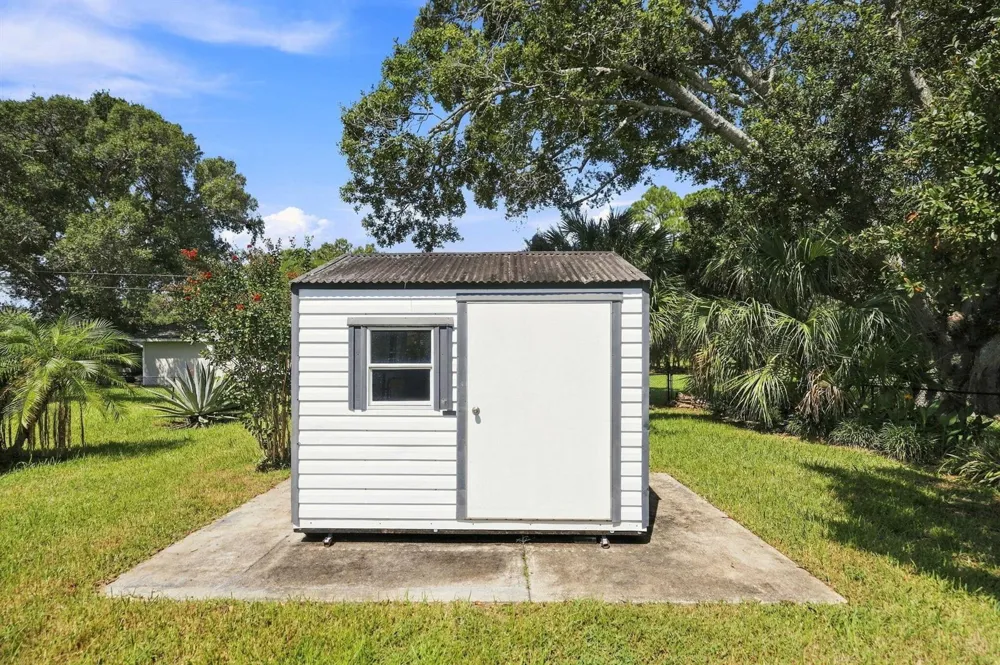 875 28TH AVENUE Vero Beach, FL 32960