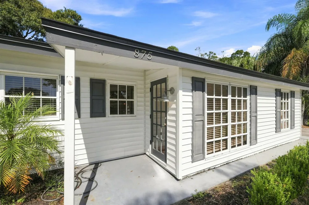 875 28TH AVENUE Vero Beach, FL 32960