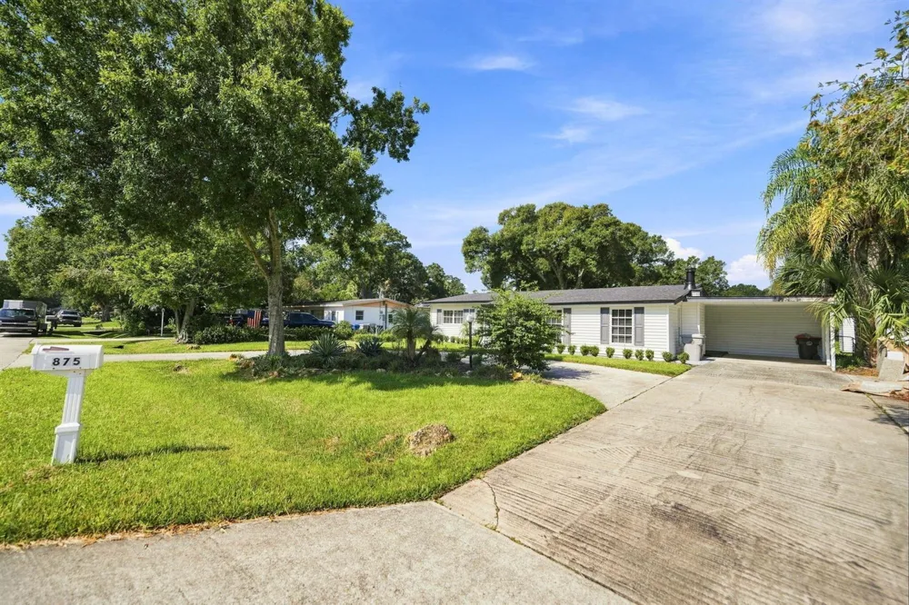 875 28TH AVENUE Vero Beach, FL 32960