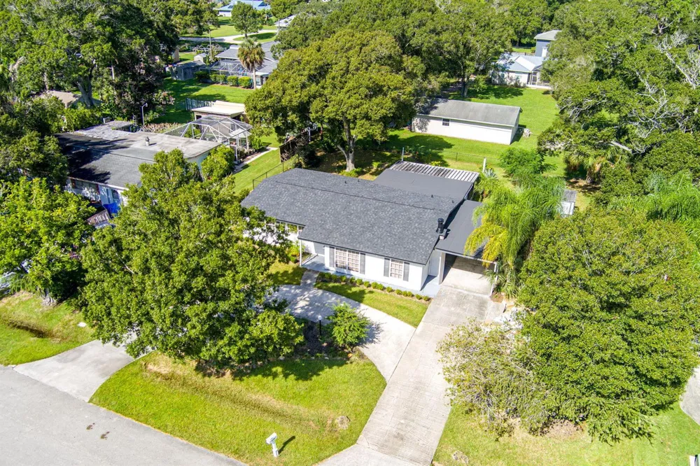 875 28TH AVENUE Vero Beach, FL 32960
