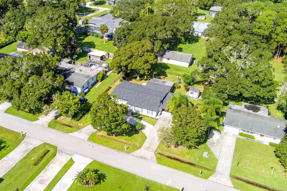 875 28TH AVENUE Vero Beach, FL 32960