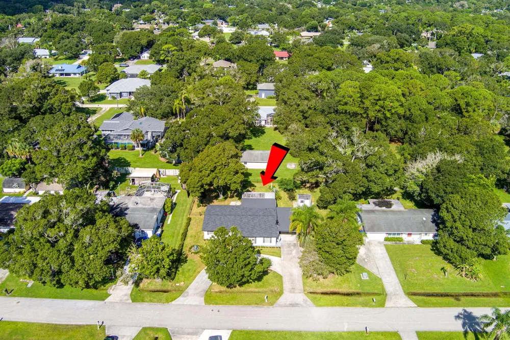 875 28TH AVENUE Vero Beach, FL 32960