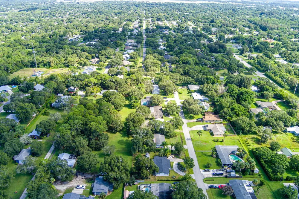 875 28TH AVENUE Vero Beach, FL 32960