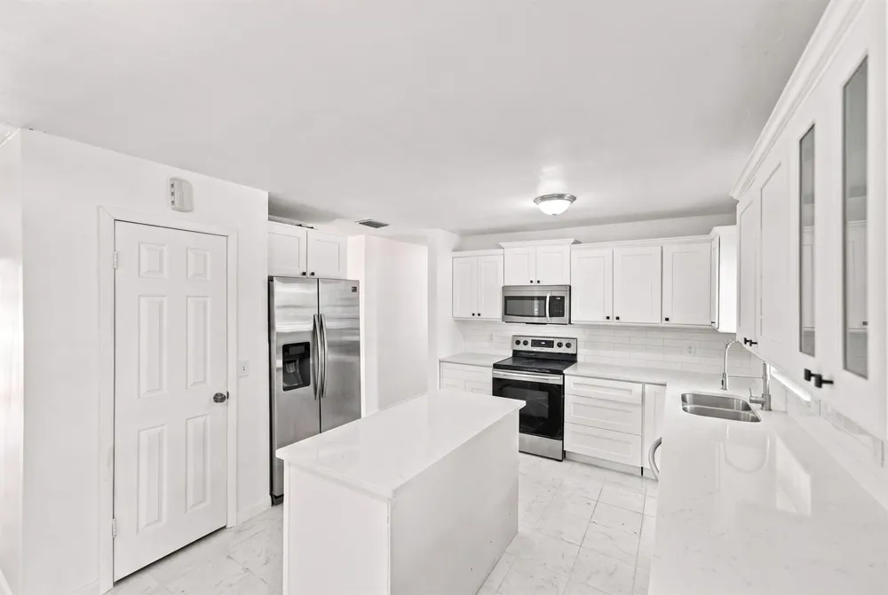 875 28TH AVENUE Vero Beach, FL 32960