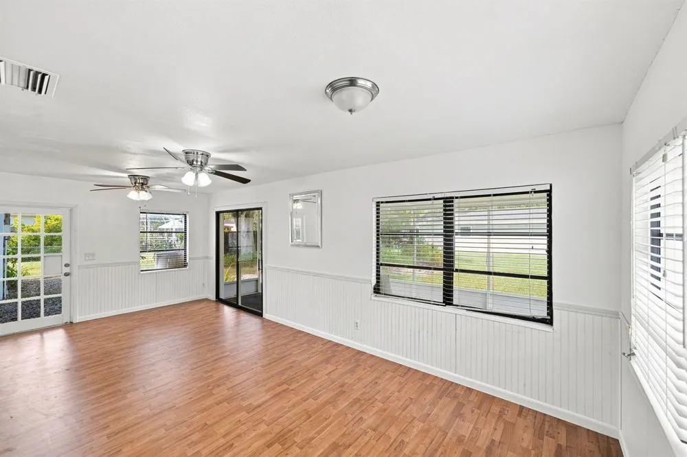 875 28TH AVENUE Vero Beach, FL 32960