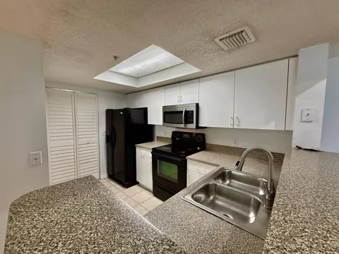 5041 Wiles Road #9-208