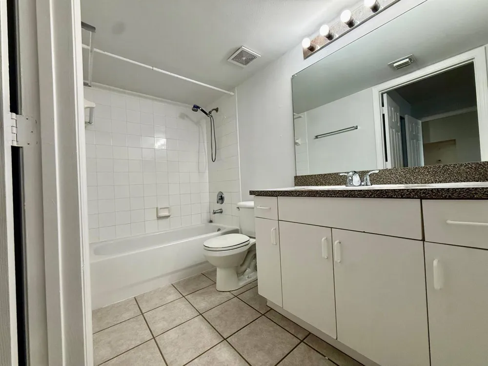 5041 Wiles Road #9-208 Coconut Creek, FL 33073