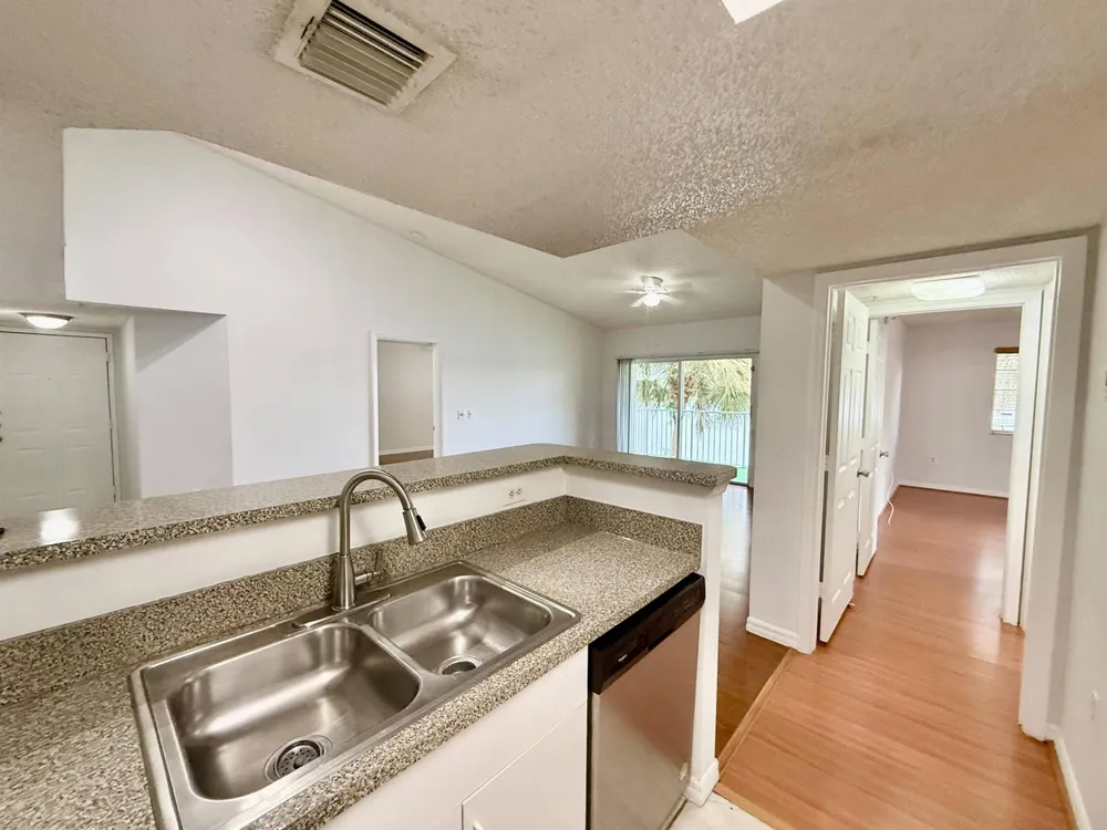 5041 Wiles Road #9-208 Coconut Creek, FL 33073