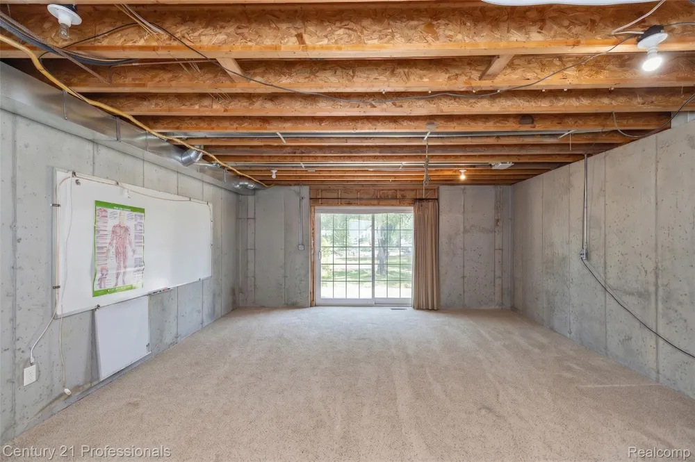 3251 Mann Road Waterford Charter Township, MI 48346