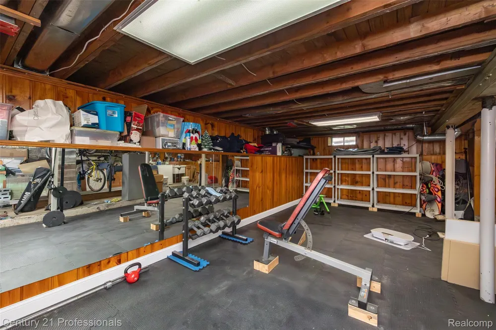 3251 Mann Road Waterford Charter Township, MI 48346