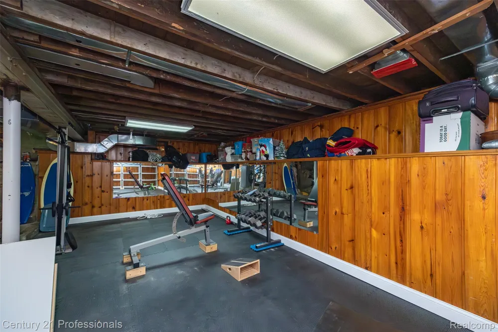 3251 Mann Road Waterford Charter Township, MI 48346