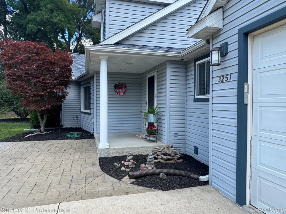 3251 Mann Road Waterford Charter Township, MI 48346