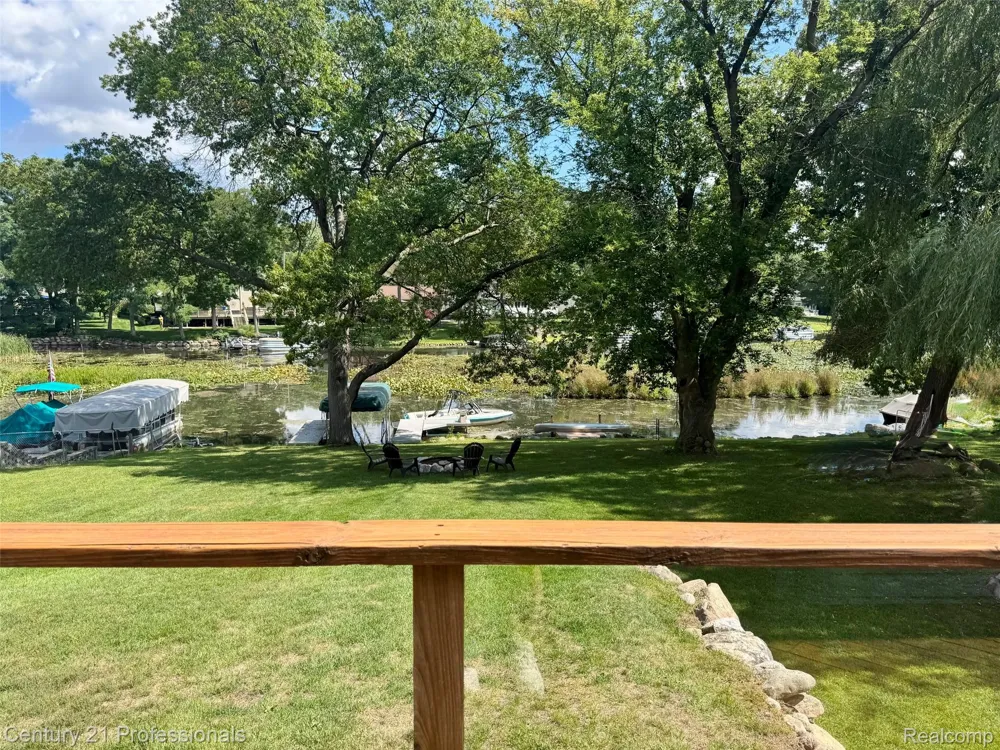 3251 Mann Road Waterford Charter Township, MI 48346