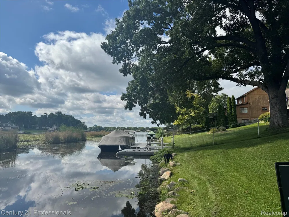 3251 Mann Road Waterford Charter Township, MI 48346