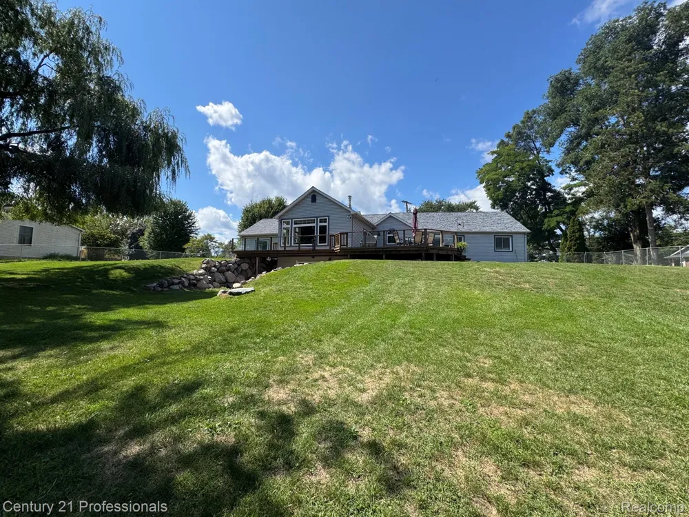 3251 Mann Road Waterford Charter Township, MI 48346