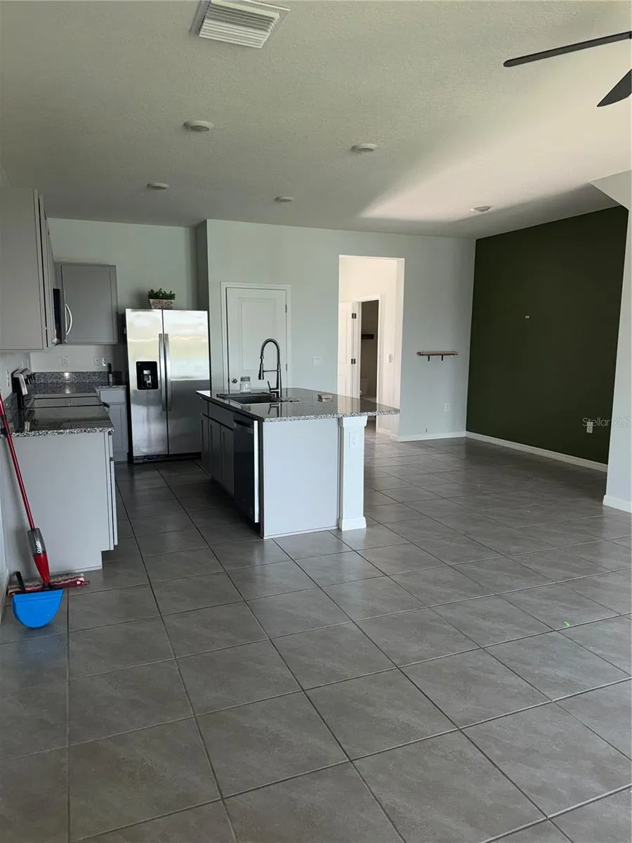 191 MANGROVE SHADE CIRCLE Apollo Beach, FL 33572