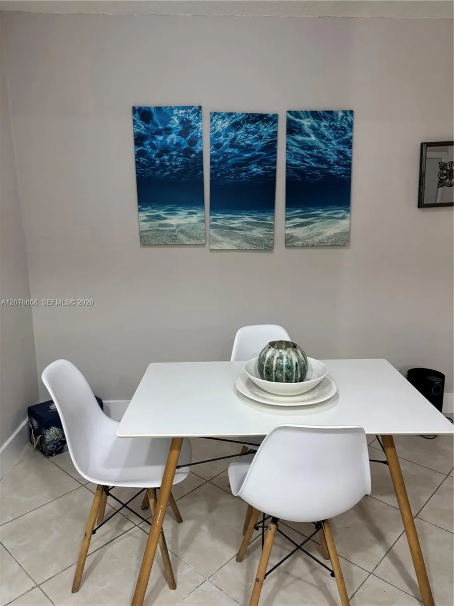 1100 NE 1st Ct #102 Hallandale Beach, FL 33009