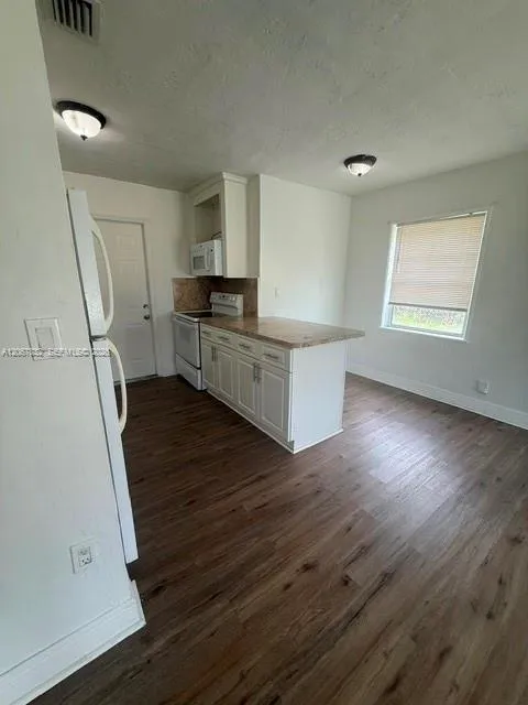 2540 NW 155ST #2540 Miami Gardens, FL 33054