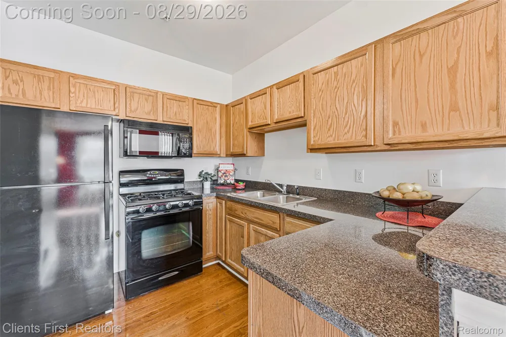 830 Summerfield Drive #256 Westland City, MI 48185