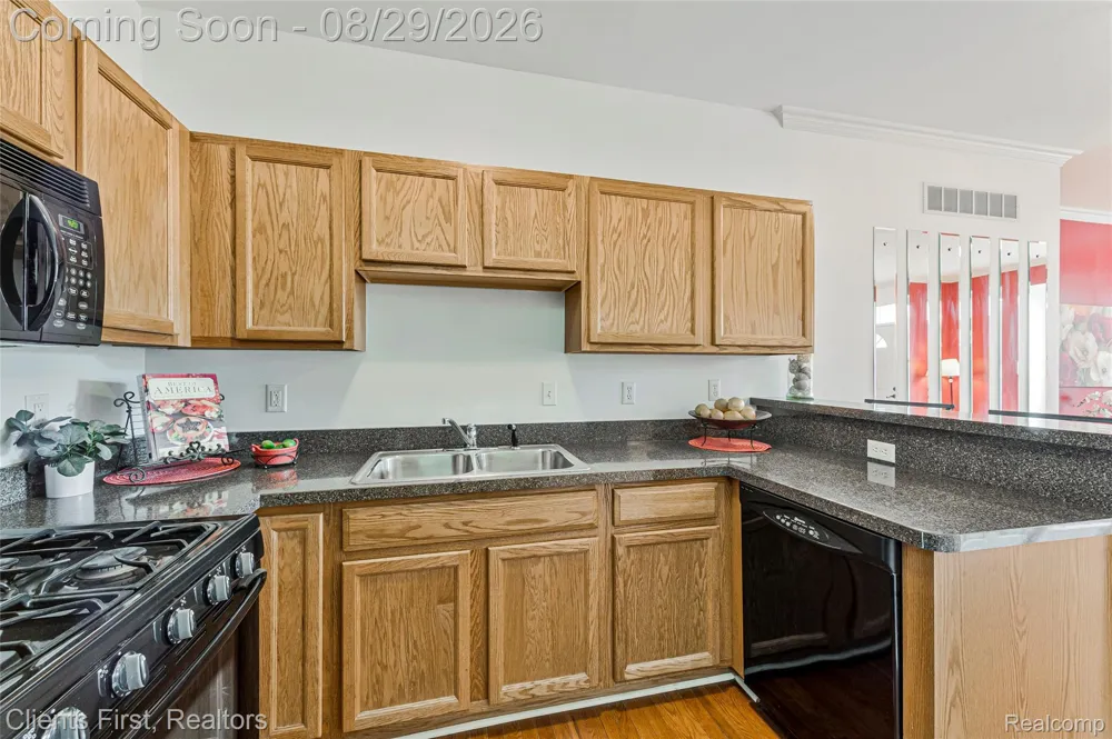 830 Summerfield Drive #256 Westland City, MI 48185