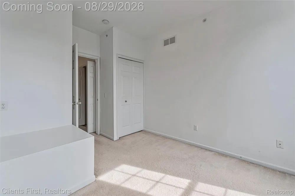 830 Summerfield Drive #256 Westland City, MI 48185