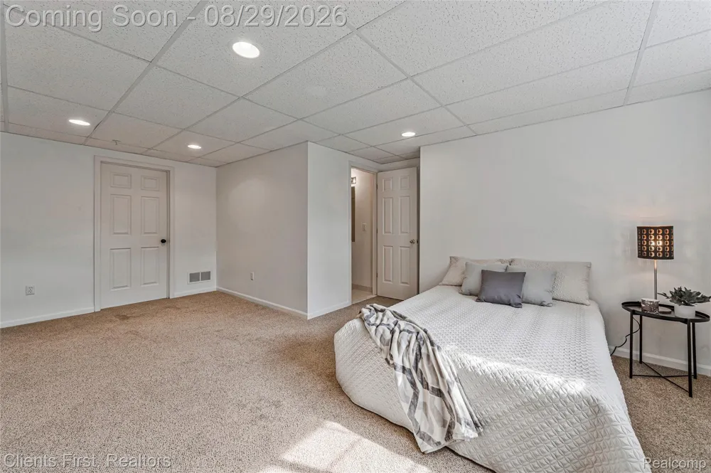 830 Summerfield Drive #256 Westland City, MI 48185
