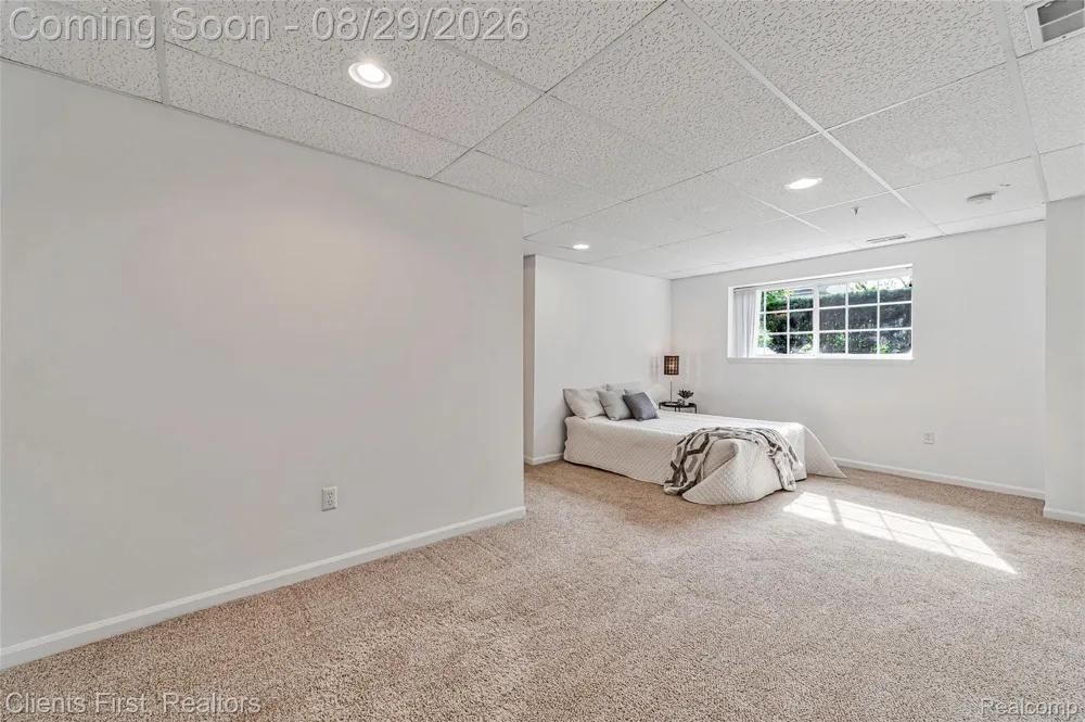 830 Summerfield Drive #256 Westland City, MI 48185