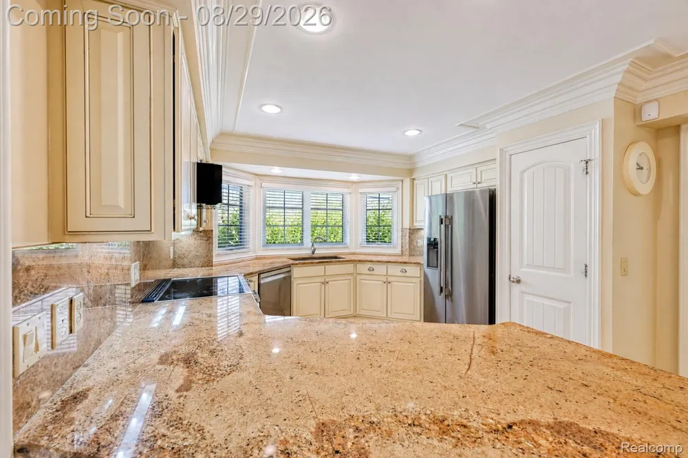 38757 Plumbrook Drive Farmington Hills City, MI 48331