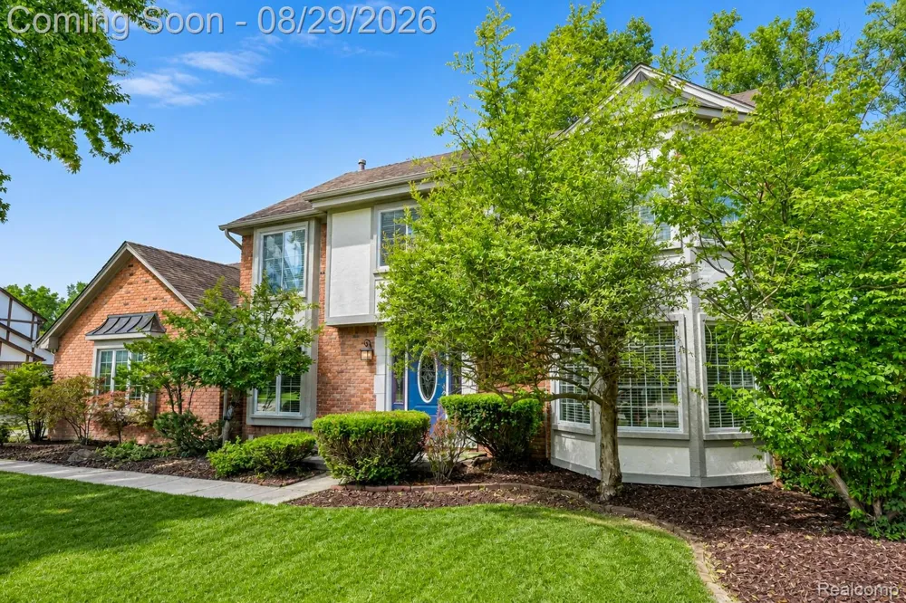 38757 Plumbrook Drive Farmington Hills City, MI 48331