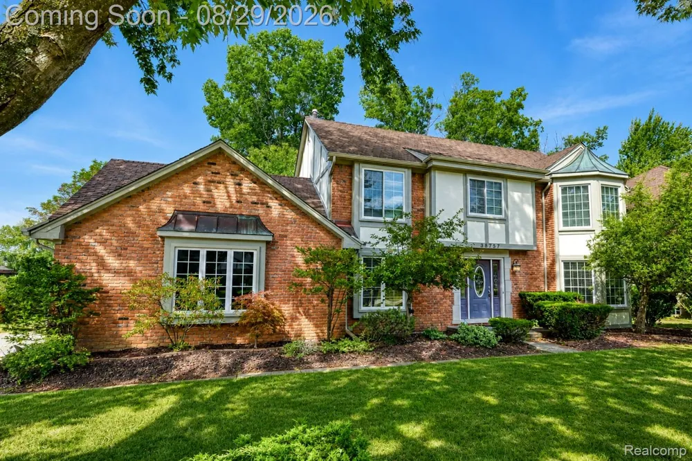38757 Plumbrook Drive Farmington Hills City, MI 48331