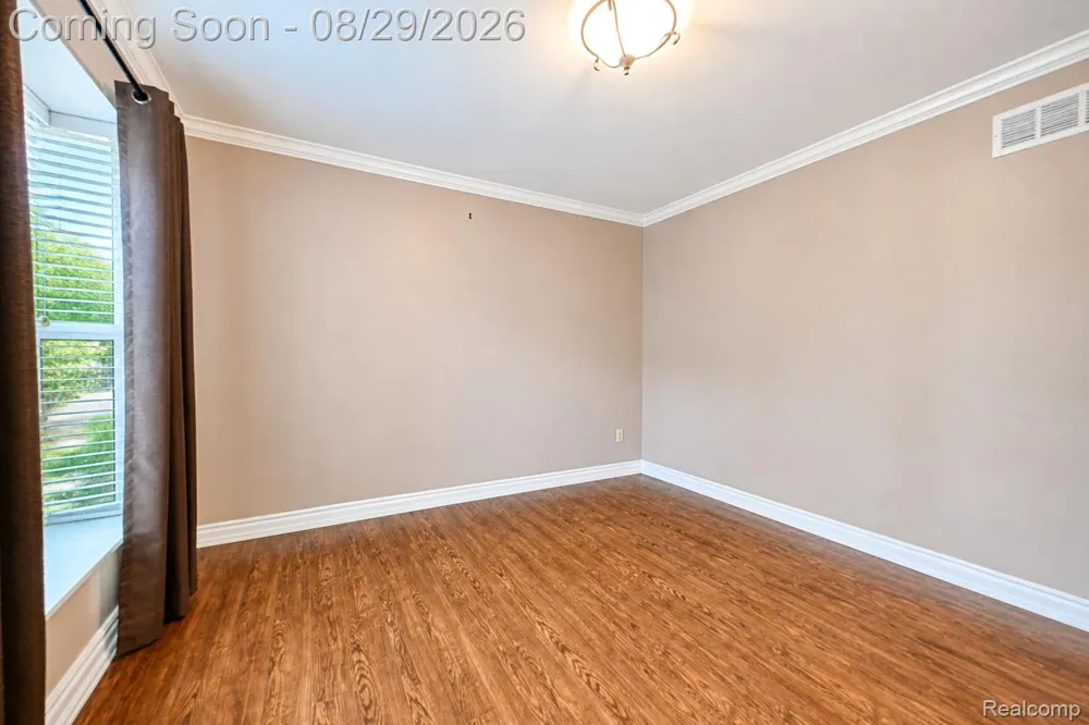 38757 Plumbrook Drive Farmington Hills City, MI 48331
