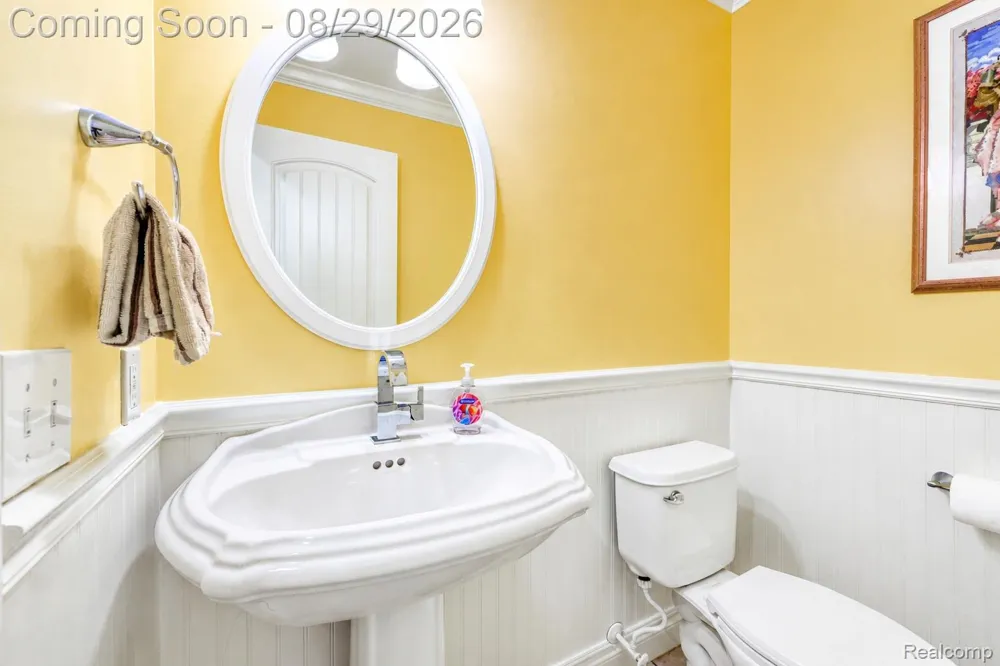 38757 Plumbrook Drive Farmington Hills City, MI 48331