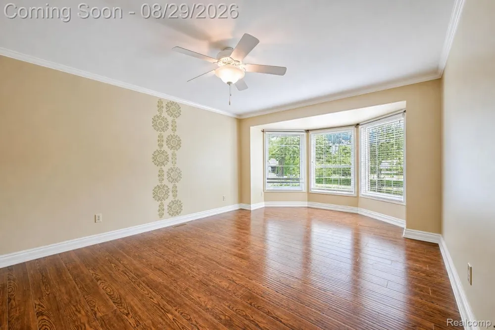 38757 Plumbrook Drive Farmington Hills City, MI 48331