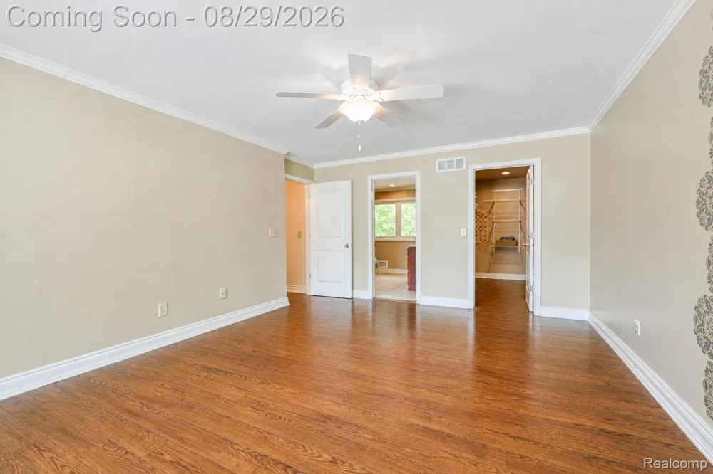 38757 Plumbrook Drive Farmington Hills City, MI 48331