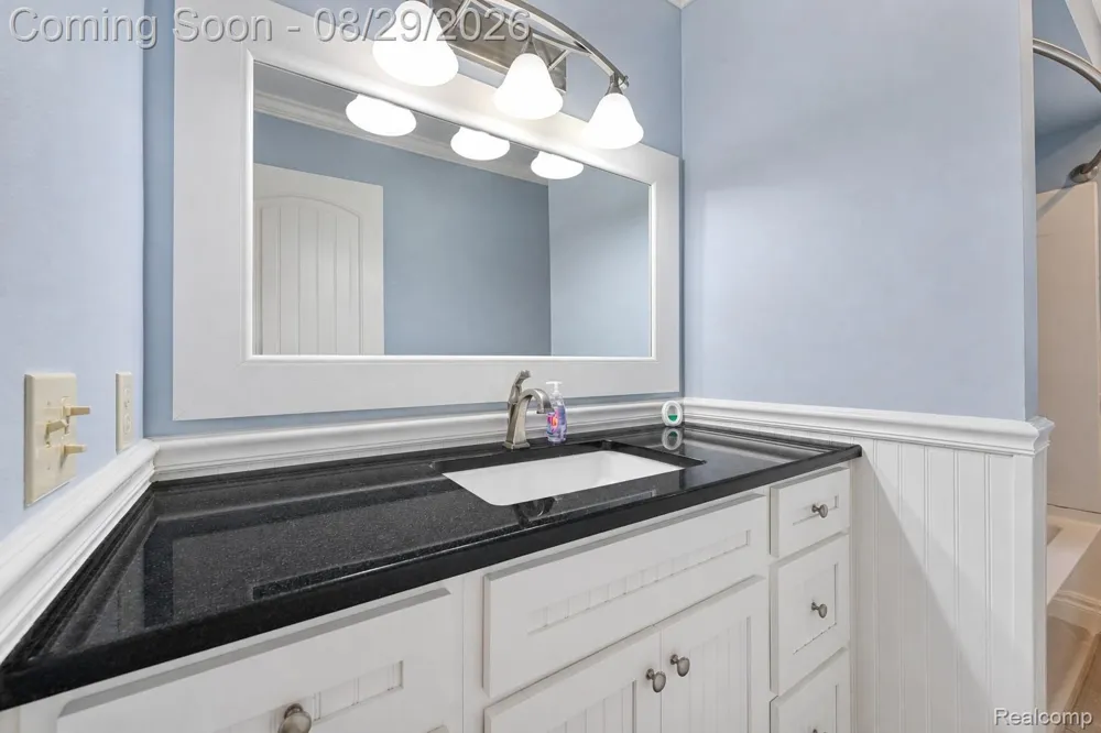 38757 Plumbrook Drive Farmington Hills City, MI 48331