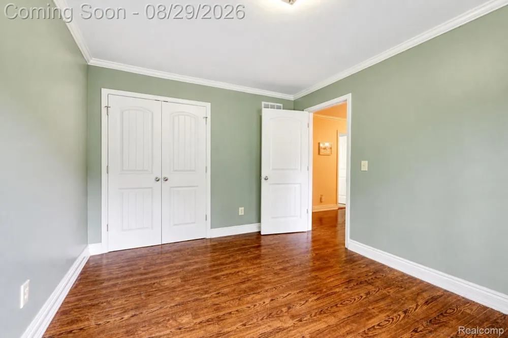 38757 Plumbrook Drive Farmington Hills City, MI 48331